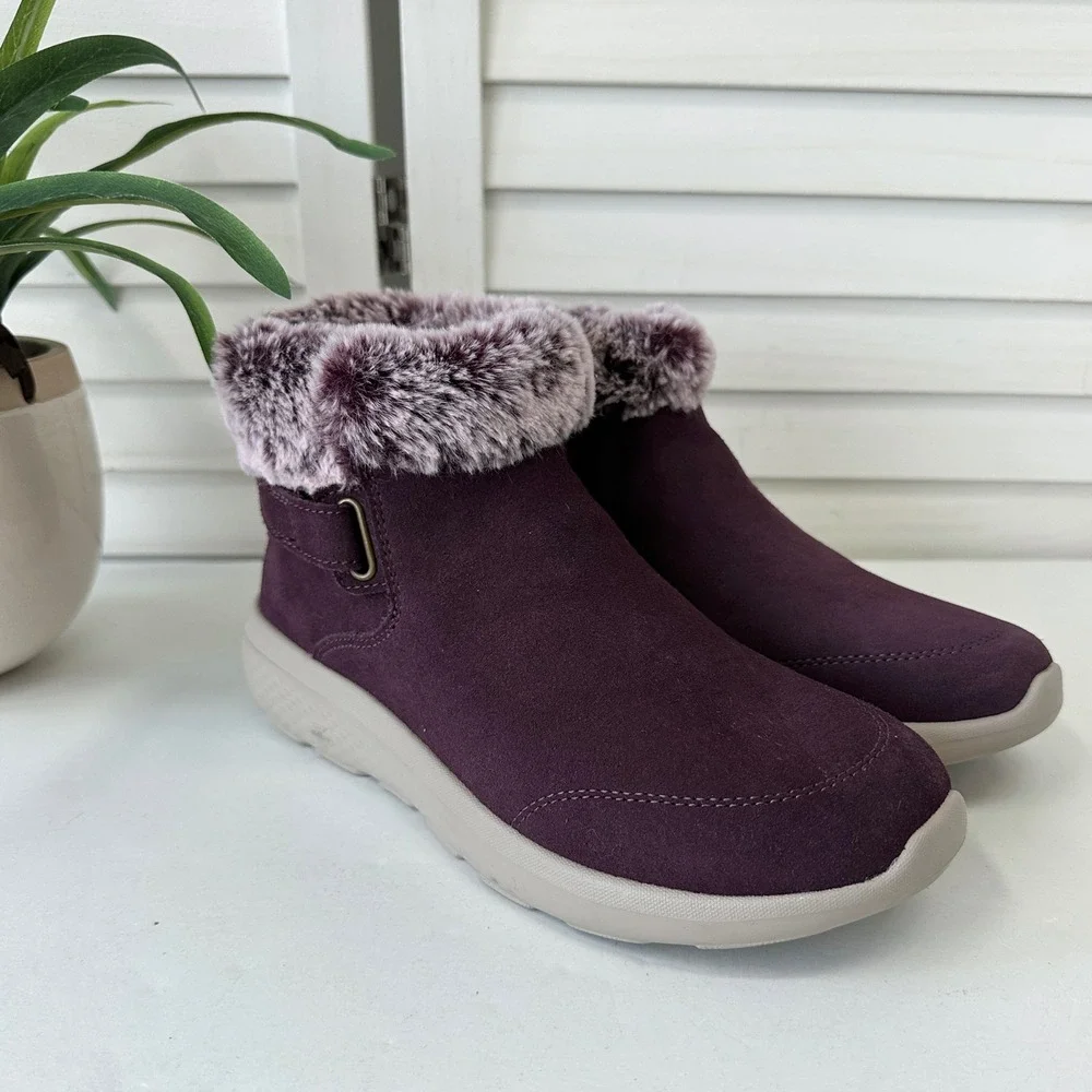 Skechers On The GO City 2 Purple Faux Fur Trim‎ Ankle Boots Women's Size 8.5